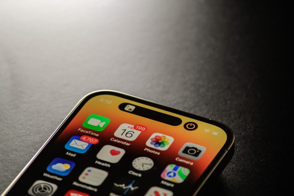 Face ID не работает после падения: почему и что с этим делать
